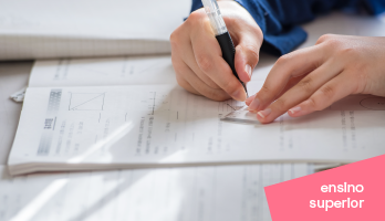 Enem e vestibular: entenda a diferença entre os exames Enem e vestibular: entenda a diferença entre os exames